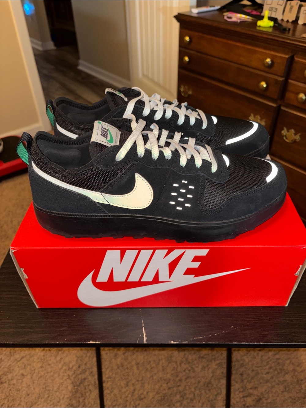 Nike City Men’s Black Sneakers with White Swoosh and Teal Heel Tab